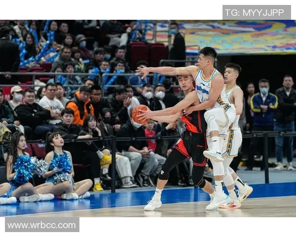 深入探讨北京篮球队团队协作的优势与不足之处分析